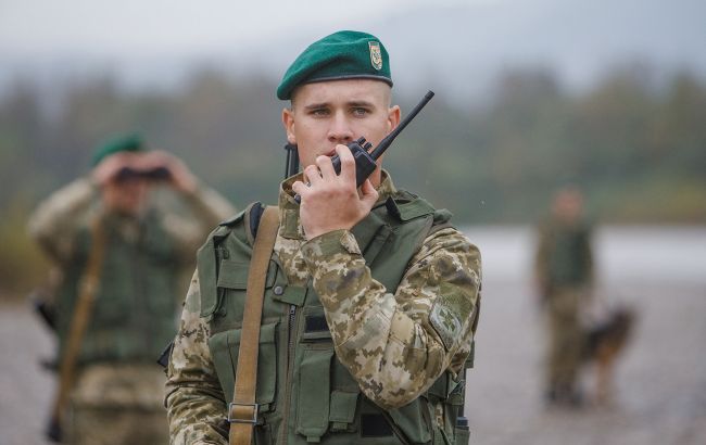 На границе с Румынией мужчина с перцовым баллончиком напал на пограничника