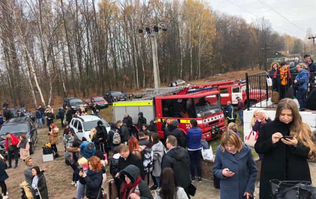 Невідомі замінували поїзд Київ-Львів