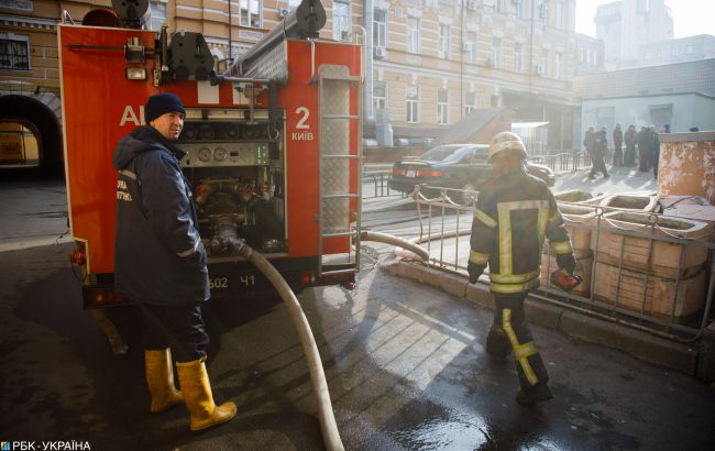 В Киеве произошел пожар в общежитии, эвакуировали шесть человек