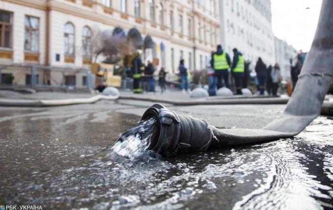 В Киеве во время движения загорелась маршрутка