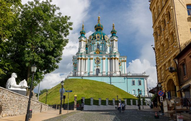 Якою буде погода в липні: прогноз Укргідрометцентру на найтепліший місяць року