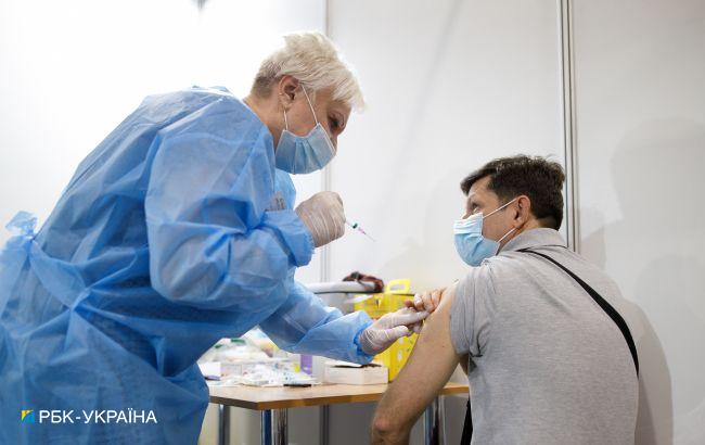 Вакцинація в Києві: які препарати доступні для щеплення і для яких доз