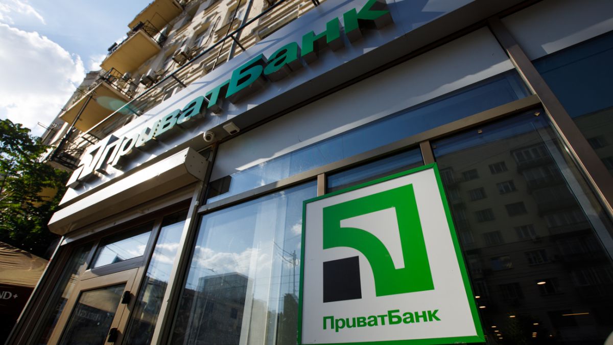 Что делать, если банкомат «ПриватБанка» «съел» карточку иностранного банка