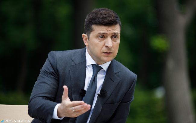 Зеленский резко ответил на обвинения в поставках оружия Баку