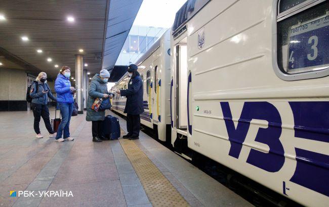 Затримка поїздів може скласти до 2 годин. "Укрзалізниця" оновила дані