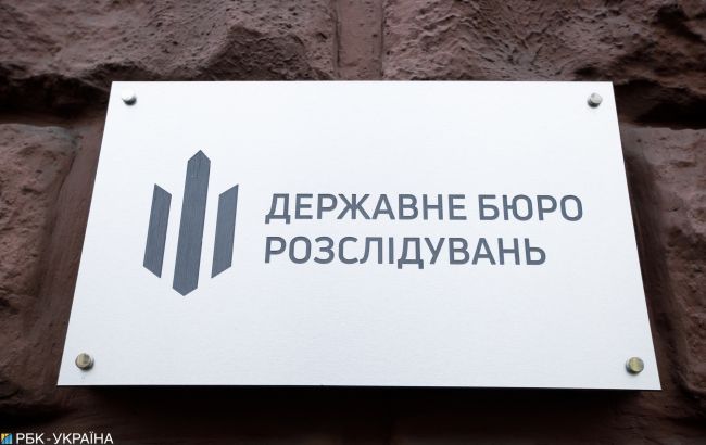 Двоє чиновників за 7000 доларів хотіли "списати" військового зі служби. Їм оголосили підозри