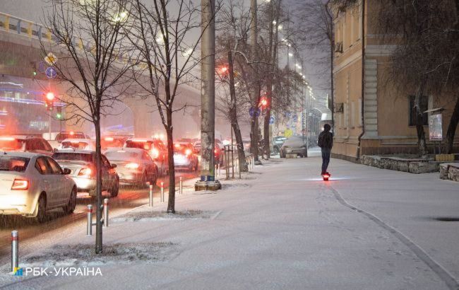 Снігопади на заході та морозні ночі: прогноз погоди на завтра