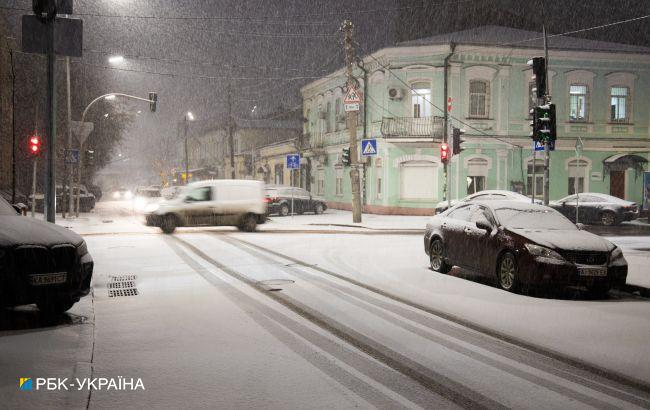 Сильные дожди на юге и небольшой снег на западе: погода на завтра