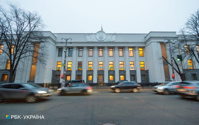 Нардепи пропонують розширити мову обслуговування для бізнесу та встановити інформтаблички