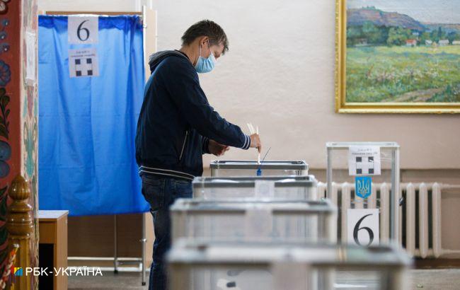 В Україні поки не встановили результати виборів в 11 місцевих рад та 6 мерів