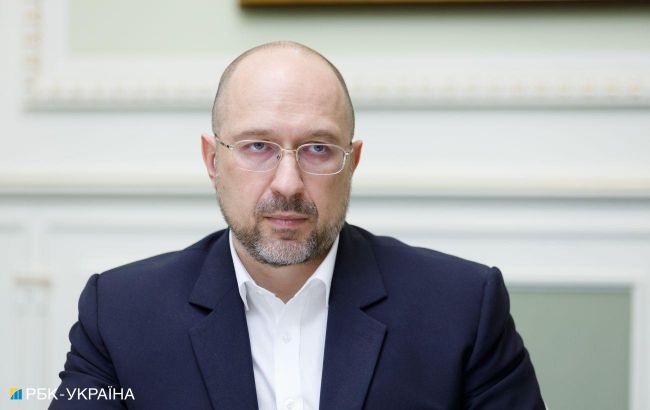 Шмигаль: майже півмільйона доз вакцини Pfizer призначені для педагогів