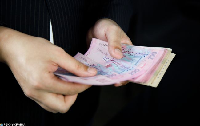 Зарплати в Україні: в яких галузях платять більше