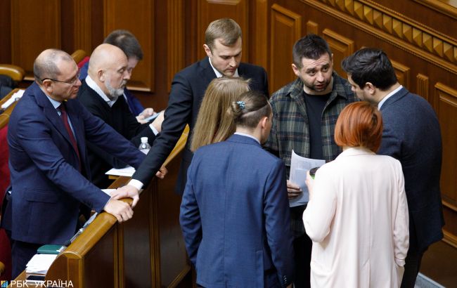 Під прицілом: як у "Слузі народу" розпочали зачистку від проблемних депутатів