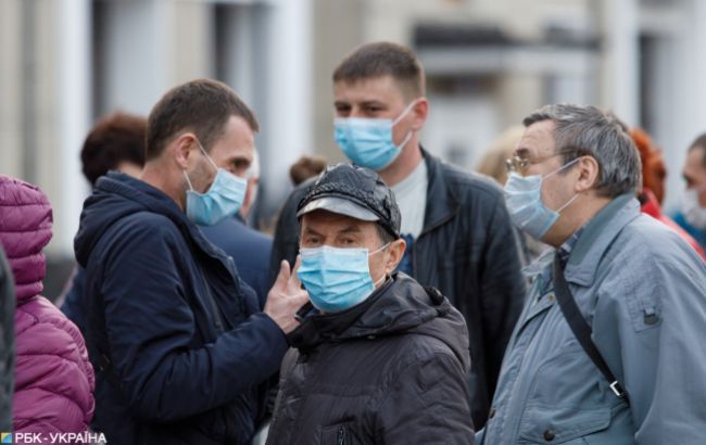 МОЗ закликає українців залишатись вдома на травневі свята