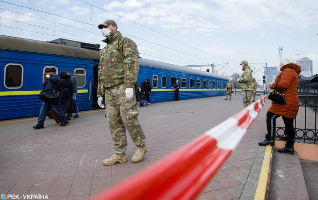 Укрзалізниця готується запустити поїзди: коли і за якими правилами поїдемо