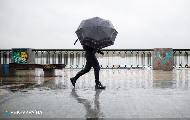 Пошкоджена газова труба та постраждала. У Києві розповіли про наслідки негоди