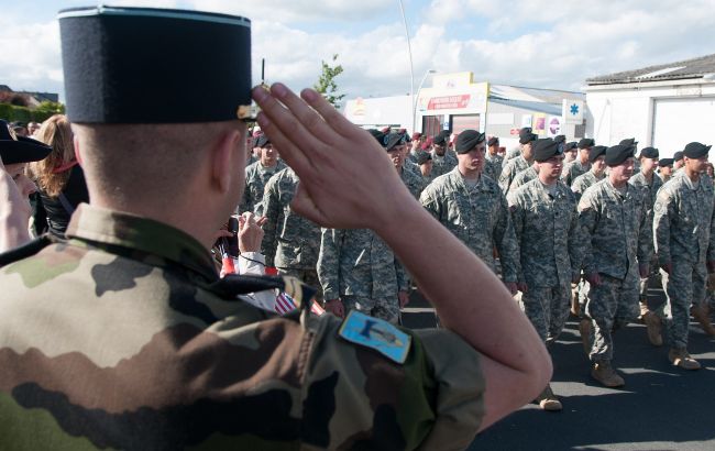 Українців з Французького легіону відпускають на захист батьківщини в повній бойовій екіпіровці