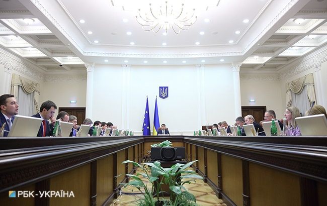 Кабмін вніс у Раду закон про верифікацію соцвиплат українцям