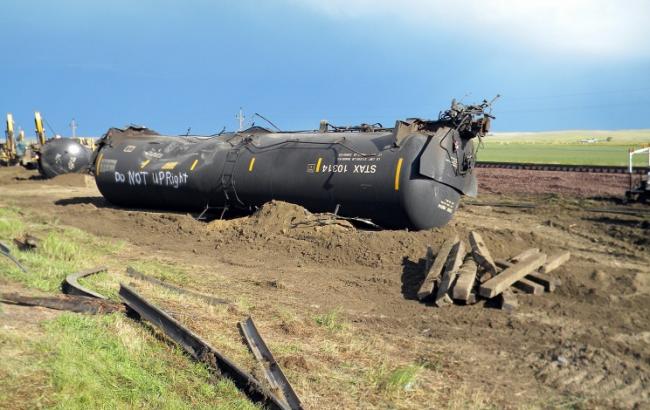 У Південній Дакоті загорілися шість вагонів з етанолом