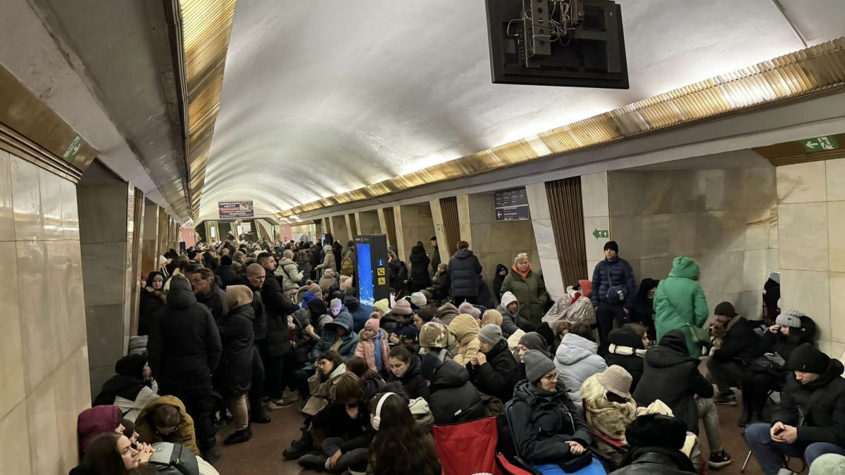 Метро в Киеве во время воздушных тревог | РБК Украина