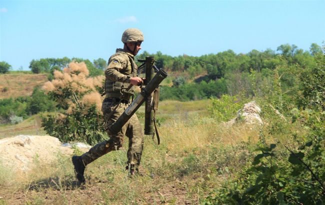 На Донбассе ранены двое украинских военных