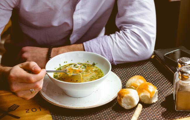 "Станет" ли желудок, если не есть суп и какая польза от такой пищи