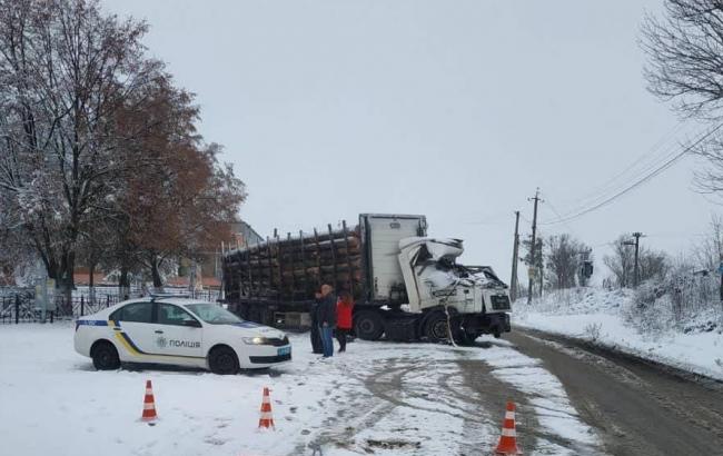 В Киевской области из-за снегопадов произошло более сотни ДТП