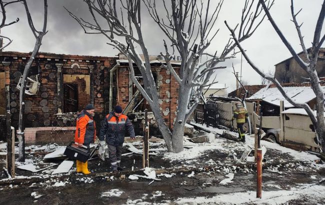 Нічні удари по Харкову: в одному з будинків згоріла заживо сім'я