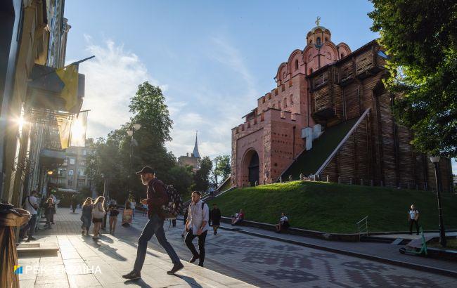 На западе ожидается непогода, а на остальных территориях до +30: погода на завтра