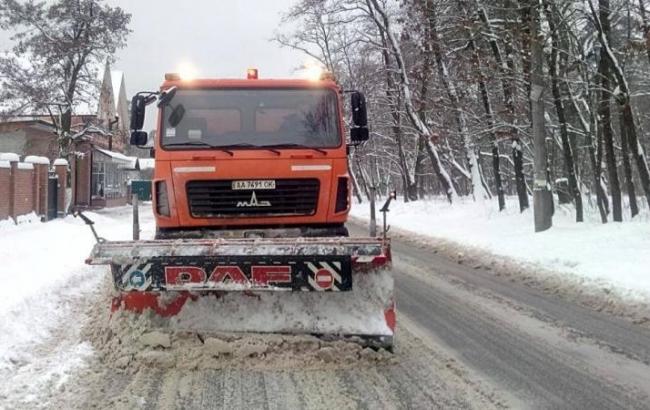 Снігопади у Києві: практично 100% комунального транспорту вийшло на маршрути