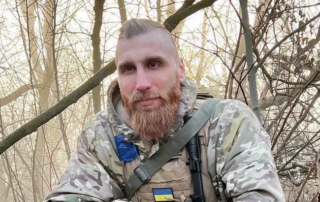 "Пишу від імені тисяч військових". Що відомо про бійця ЗСУ і поета Павла Вишебабу