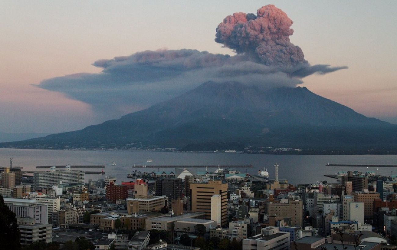 Sakurajima volcano in Japan intensifies