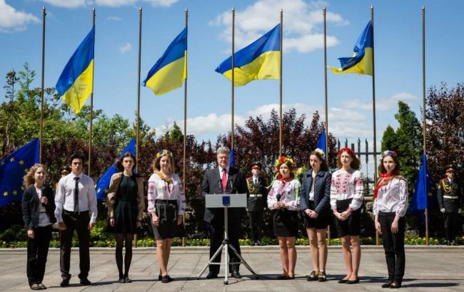 Порошенко поручил организовать празднование 24-й годовщины независимости Украины