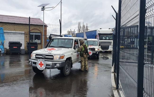 Червоний Хрест виїхав із Запоріжжя до Маріуполя для евакуації населення