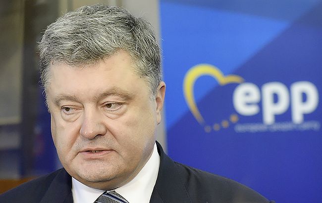 Порошенко наградил орденами и медалями 159 военнослужащих