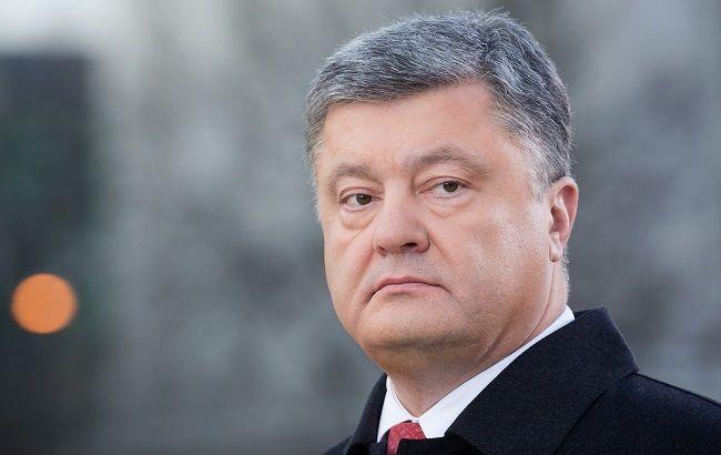 Порошенко назвав агресивну політику РФ спільним викликом для України і Латвії