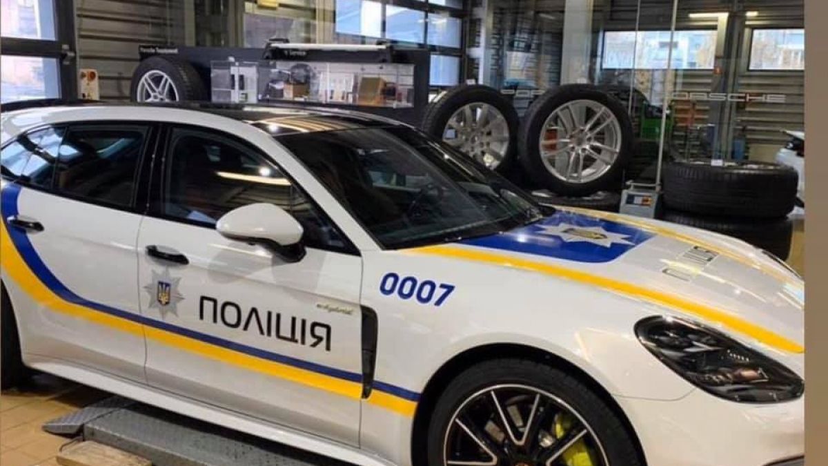 В Одессе заметили полицию на Porsche Panamera за 3,2 миллиона - видео |  Стайлер