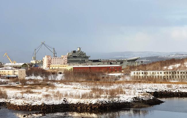 У Росії при ремонті авіаносця "Адмірал Кузнєцов" затонув плавучий док
