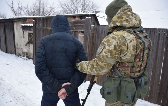 На Донбасі затримали бойовика, який охороняв місце збитого МН-17