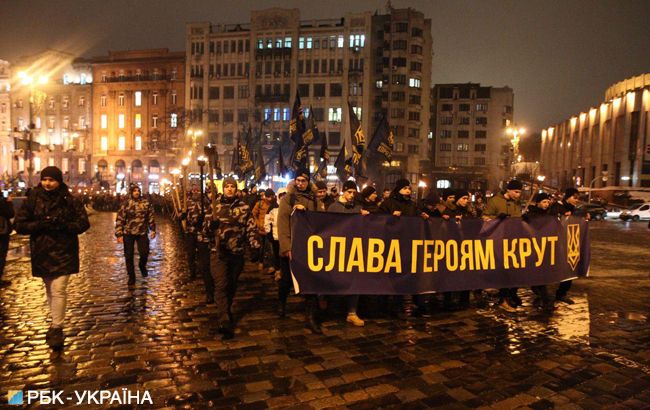 У Києві відбулася смолоскипна хода на честь Героїв Крут (фоторепортаж)