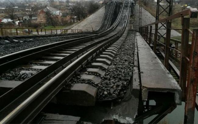 На восстановление моста между Луганском и Станицей Луганской необходимо 10 млн грн, - "Укравтодор"