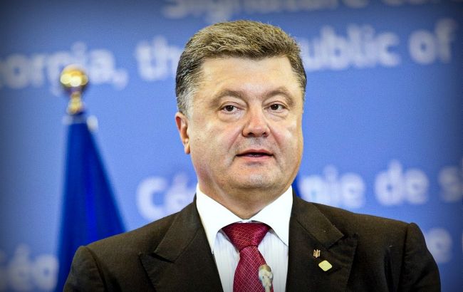 Порошенко: іноземні спецслужби знищували обороноздатність України