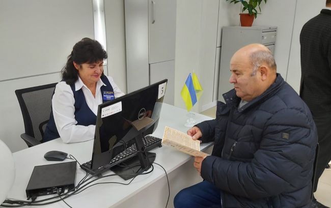 Українці в окупації та за кордоном можуть отримати безоплатну правову допомогу: інструкція