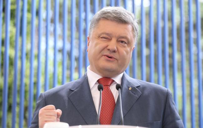 Порошенко подписал закон об упрощении государственной регистрации лекарств