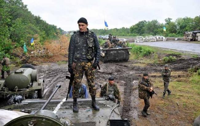 За добу у зоні АТО загинули 2 українських військових, 5 поранено