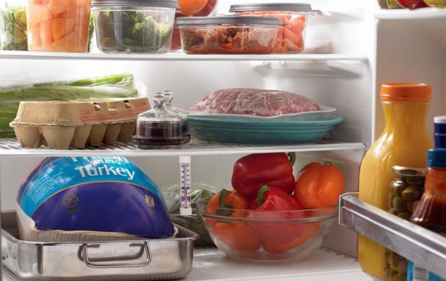 Названо 10 продуктів, які зобов'язані бути в кожному холодильнику