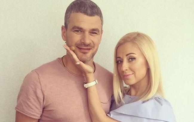 Известная украинская певица опубликовала забавное фото с мужем