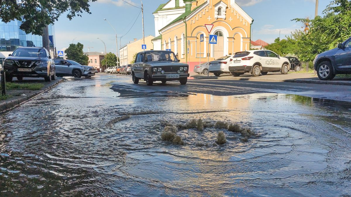 Отключение света - в Киеве будут сливать воду из труб в многоэтажках | РБК  Украина