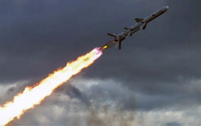Ранковий обстріл Києва: стало відомо, куди влучили російські ракети