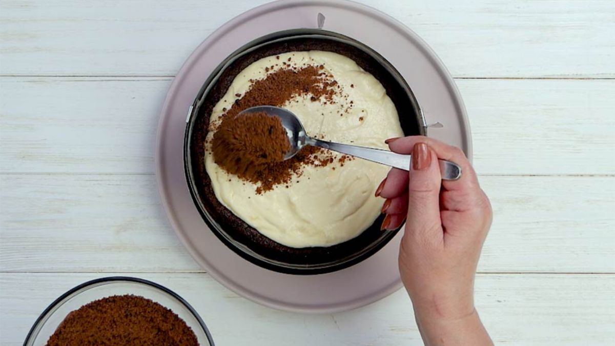 Торт «Сметанник»: рецепт без выпечки